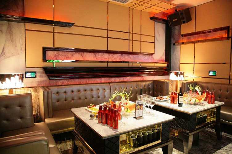 套房式Party中房